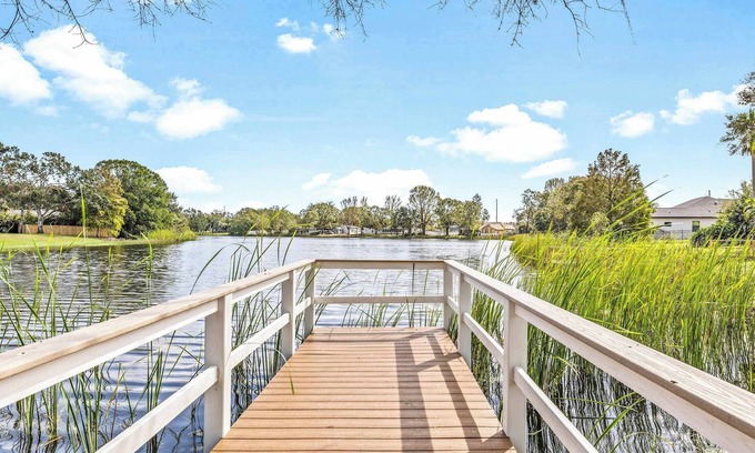 Keystone Casa | The Robins Nest|Lakefront Home w/ Pool & Theater