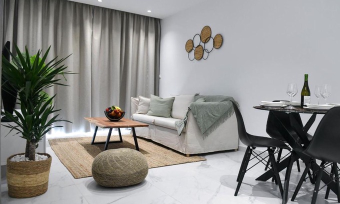 Paphos Apartamento | The Room, Suite 14, Leda Gardens