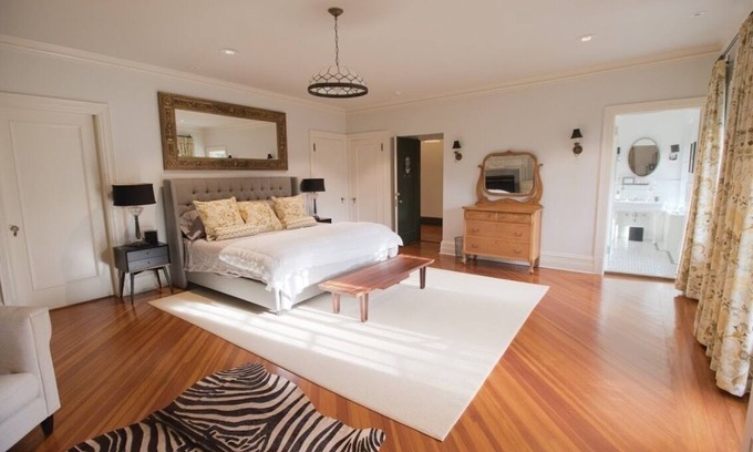 Highland Mills Cama Y Desayuno | The Roosevelt Room at Rushmore Estate in Woodbury NY Bed and Breakfast