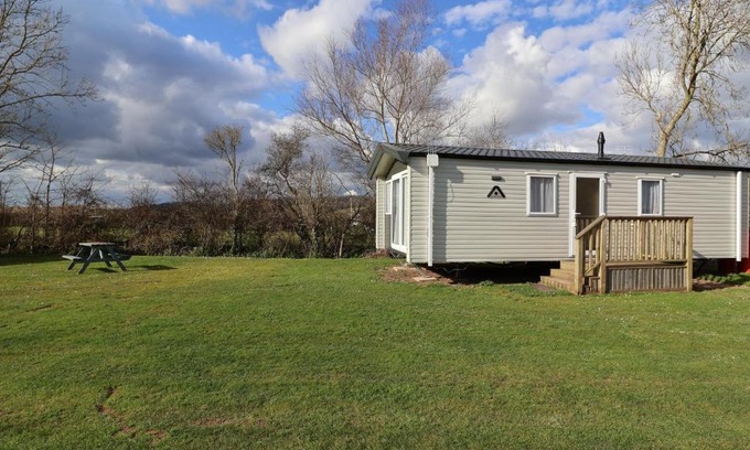 Compton Dundon Chalet De Esquí | The Roost - Family Friendly caravan near Glastonbury & Street