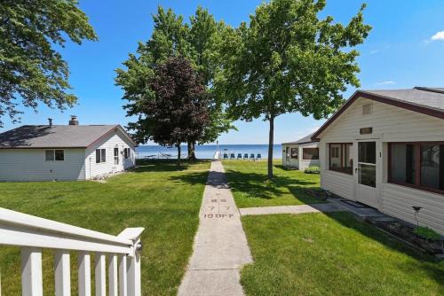 Houghton Lake Casa | The Roost