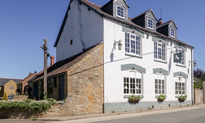 Haselbury Plucknett Apartamento | THE ROPE HOUSE, pet friendly, luxury holiday cottage in Crewkerne