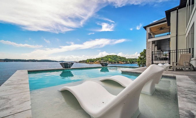 Lake Ozark Casa | The Rosco! Main Channel! Private Pool, Spa, Mini Golf, Gm Rm! Sleeps 32!