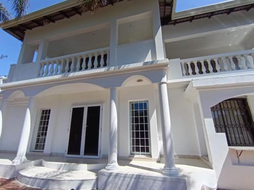 Durban North Casa | The Rose on Fairway