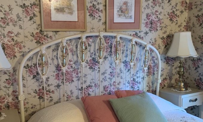 Brockport Cama Y Desayuno | The Rose Room at The Victorian