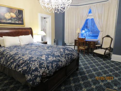 Downtown St. John's Cama Y Desayuno | The Roses Heritage Inn