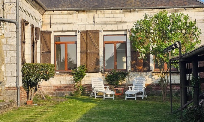 Mailly-Maillet Casa | The Roses of Remembrance, Les Roses du Souvenir