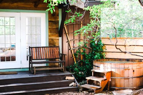 Fairview Casa | The Rosewood Cottage - Sauna, Soak, and Luxury
