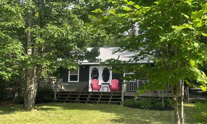 Utterson Cabaña | The Rosie - Muskoka Cottage on Semi Private Lake