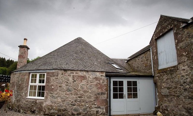 Blairgowrie Casa | The Roundhouse Bothy