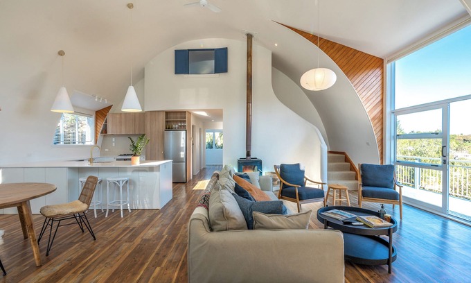 Surfdale Casa | The Round House - an architect-designed holiday home on Waiheke Island