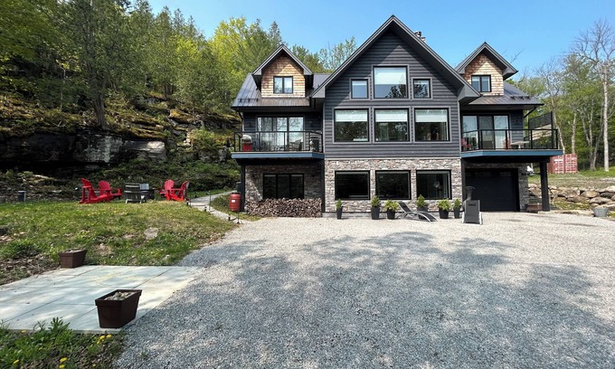 Utterson Casa | The Rowanwood - Muskoka Cottage Retreat