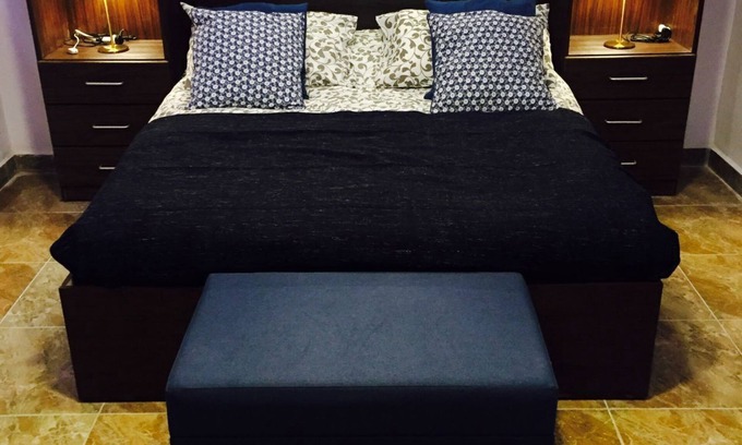 Amman Apartamento | The Royal Luxury Superior Queen cot