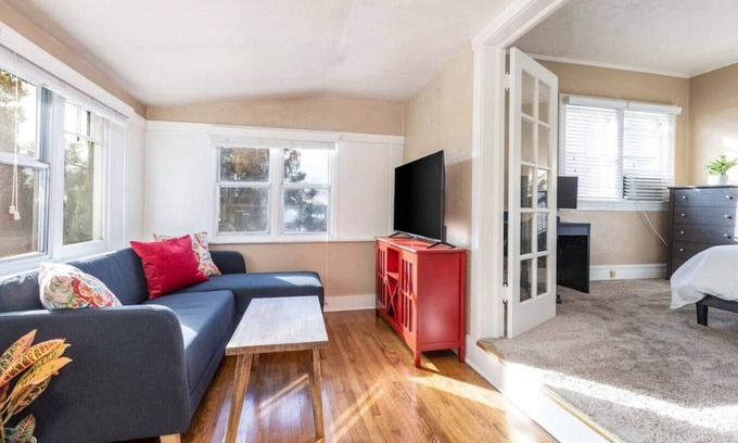 Lower Avenues Apartamento | The Ruby Suite - Charming Historic Avenues's Apt