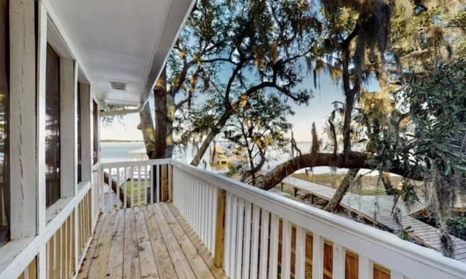 Ono Island Casa | The Rune - Waterfront Home private beach & boat slip, 3300sq ft, large yard
