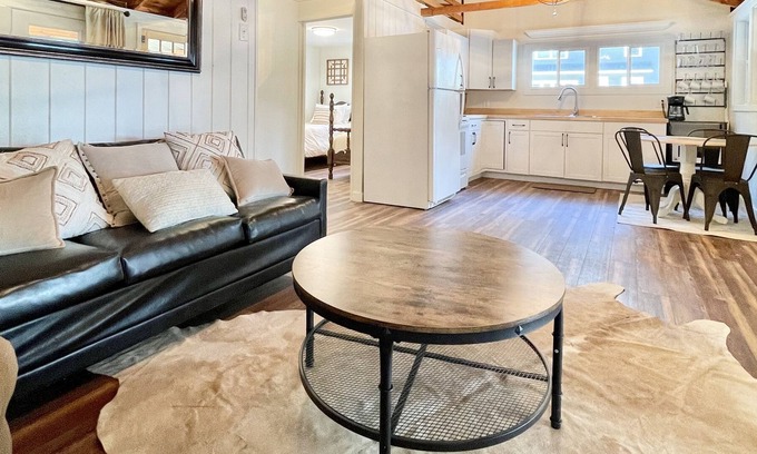 Hillsboro Cabaña | The Rustic Retreat - Lakefront Cottage on Franklin Pierce Lake!