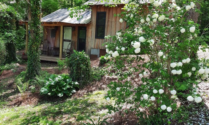 Franklin Cabina | The Rusty Nail, Shabby Chic Tiny Home / House!