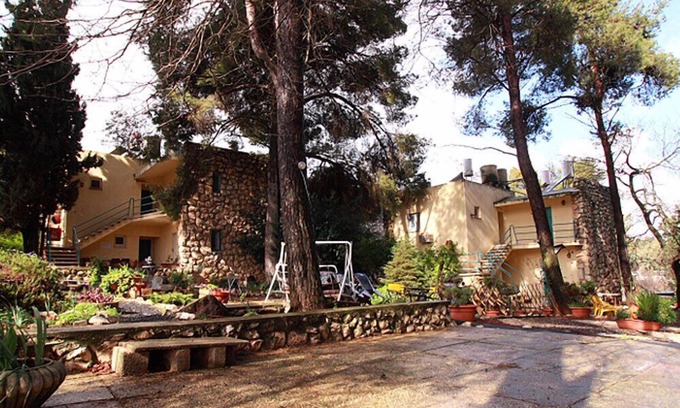 Safed Casa | The Safed Inn