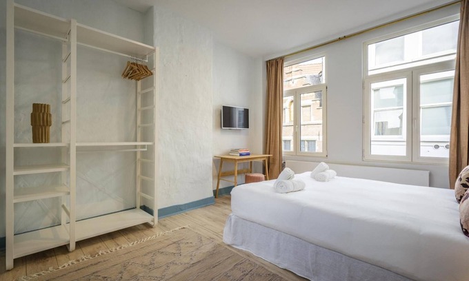 Antwerp Casa | The Saffron Dress in Antwerp
