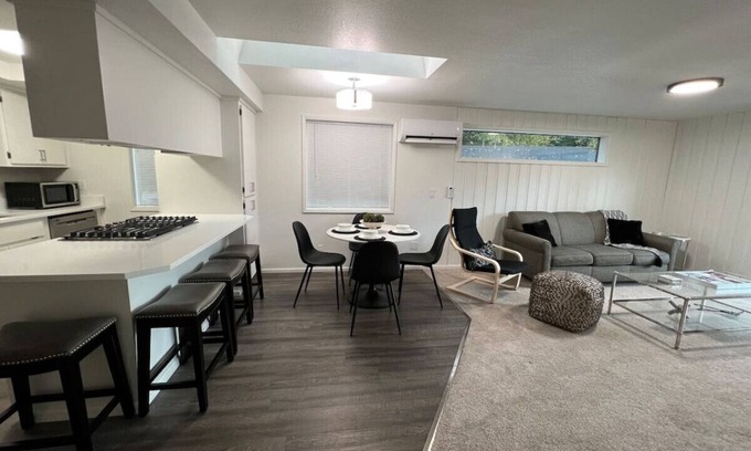 West Lake Stevens Casa | The Sail Away Townhome