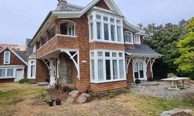 Sharp Park Villa | The Sanctuary · A walled sanctuary next to ocean and golf course