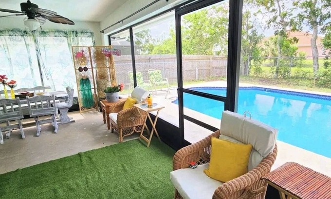 Port Malabar Casa | The Sanctuary Cove: Pool, Beach, Coastal, Tiki BAR vibes!