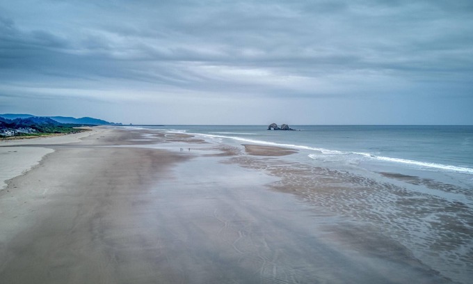 Rockaway Beach Casa | The Sand Castle
