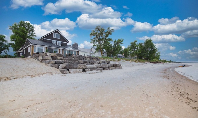 Port Franks Casa | The Sandcastle Beach House