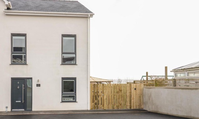 Tyn-y-Gongl Casa | The Sandy Bee