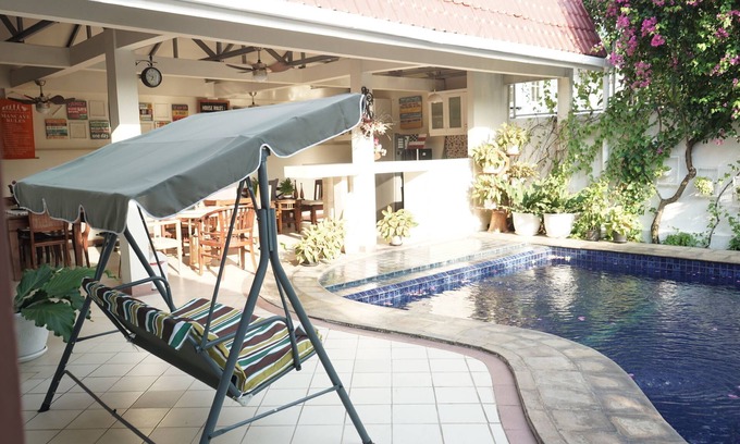 Citaringgul Casa | The Sangtus Home-Cozy and Comfy Home with great swimming-pool for you & family!