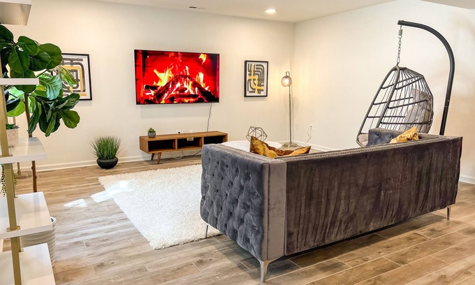 Linton Hall Apartamento | The Sapphire - Luxury Basement Suite Close to I-66 Queen Beds 2000 sqft
