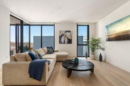 Downtown Apartamento | The Sapphire Nest - Spectacular Rooftop Amenities Ocean views 2BR