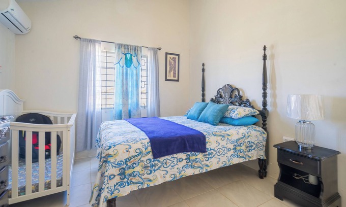 Portmore Casa | "The Savannah @ Phoenix" A cool family friendly home close to Major Attractions.