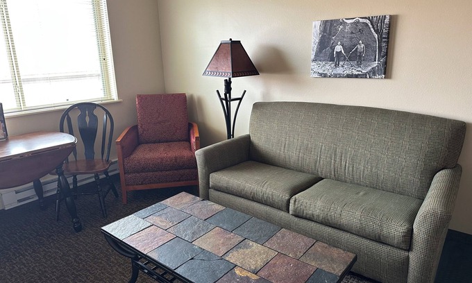Houston County Hotel | The Sawmill Inn