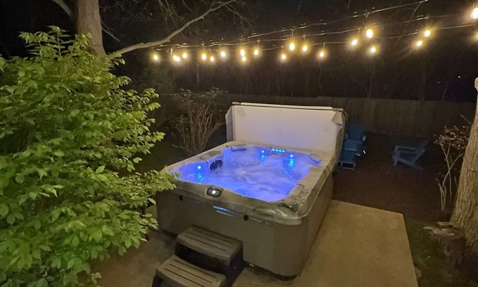 Shorewood-Tower Hills-Harbert Casa | The Sawyer Hideaway - 3BR 2B w/ Hot Tub & Fire Pit