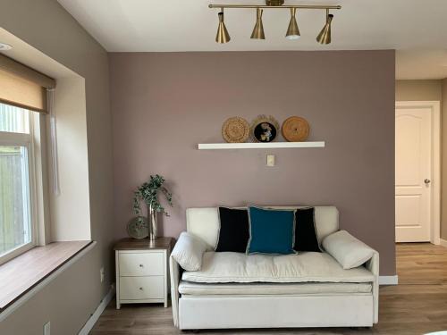 Renfrew-Collingwood Apartamento | The Scandinavian House by Maple Dream Homestay- near Sky train