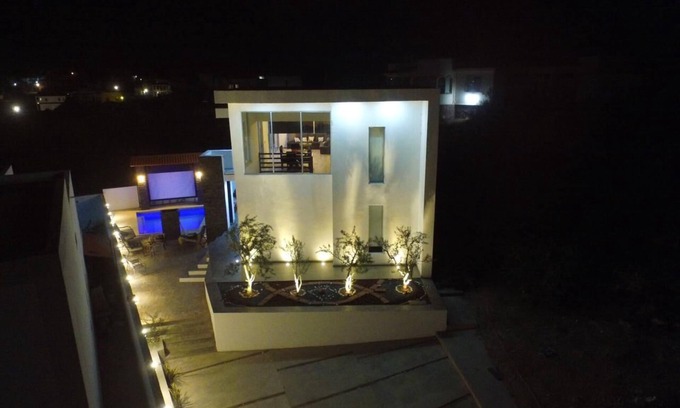 San Carlos Casa | The Scenery, cinema ocean view and pool bar.