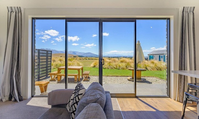 Twizel Casa | The Schist Cabin the Drive