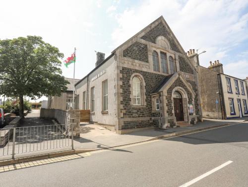 Holyhead Casa | The School House