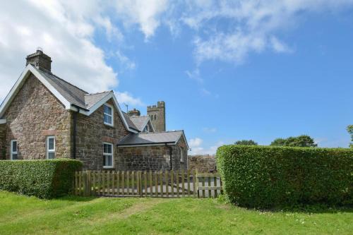 Walwyn's Castle Casa | The School House