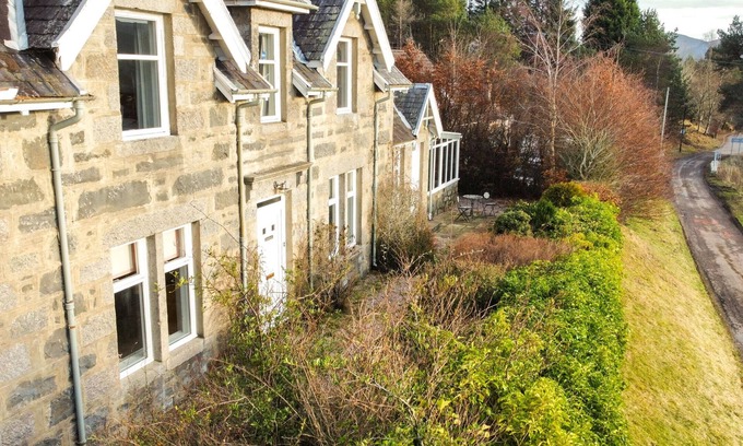 Newtonmore Cabaña | The Schoolhouse, Laggan - large Highland lodge