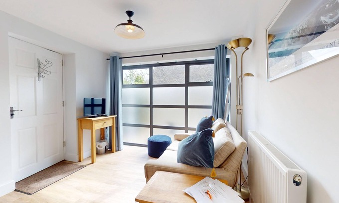 Long Hanborough Casa | The Sculptor's Studio | Oxfordshire Holiday Let | 1 Beds & Sleeps 2