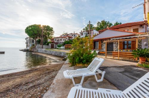 Kato Gatzea Casa | The Sea Front Fisherman’s house