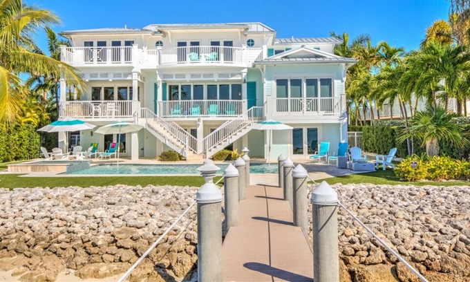 Coury Casa | The Sea Glass House | 4 Bed, 4.5 Bath