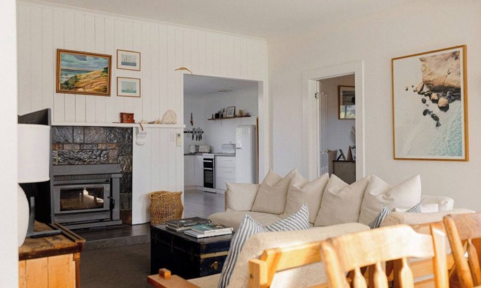 Bicheno Casa | The Sea Keeper Bicheno | cosy seaside cottage