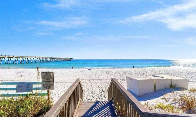 Navarre Casa | The Sea Turtle Inn Unit 1