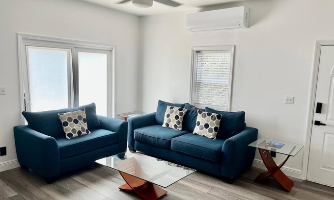 The Bight Cabaña | The Seagate-Coconut Cabana.Walking distance to The Best snorkeling on Grace Bay