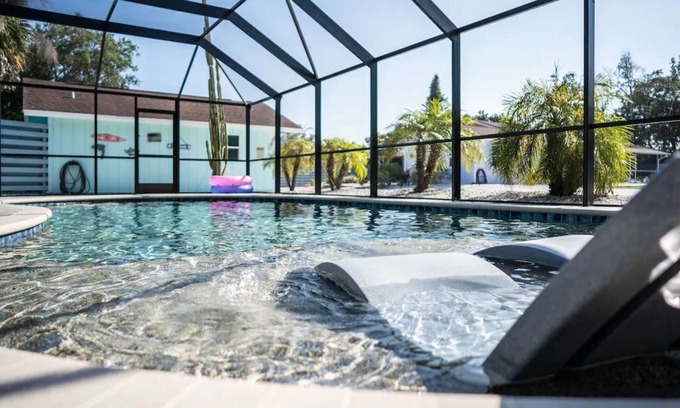 Laurel Casa | The Seahorse