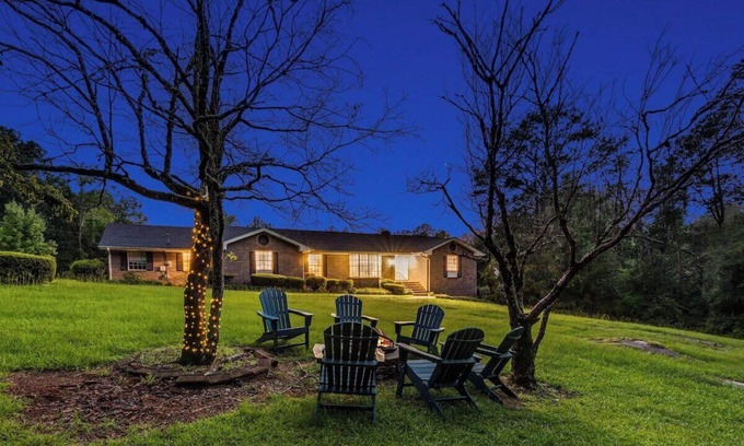 Conyers Casa | Impresionante 4BDR Estate, duerme hasta 15 en 7 acres