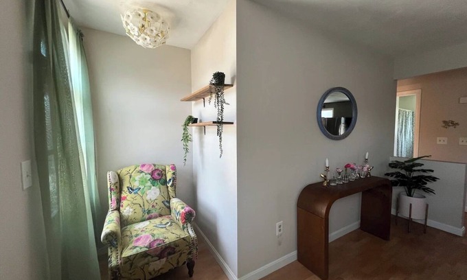 Bristol Apartamento | The Secret Garden - King Bed, Pets Welcome!